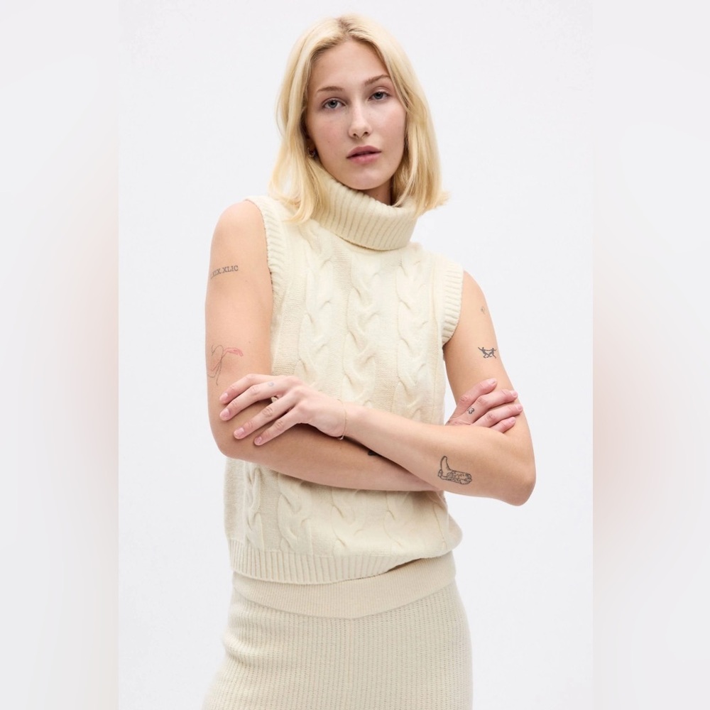 GAP CashSoft Turtleneck Sweater Tank